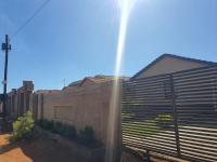 2 Bedroom 1 Bathroom House for Sale for sale in Protea Glen