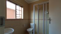 Main Bathroom - 3 square meters of property in Monavoni