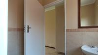 Main Bathroom - 3 square meters of property in Monavoni