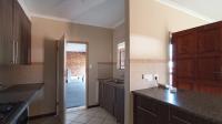 Kitchen - 11 square meters of property in Monavoni