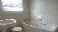 Bathroom 3+ - 4 square meters of property in Flamwood