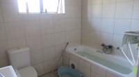 Bathroom 1 - 6 square meters of property in Marburg