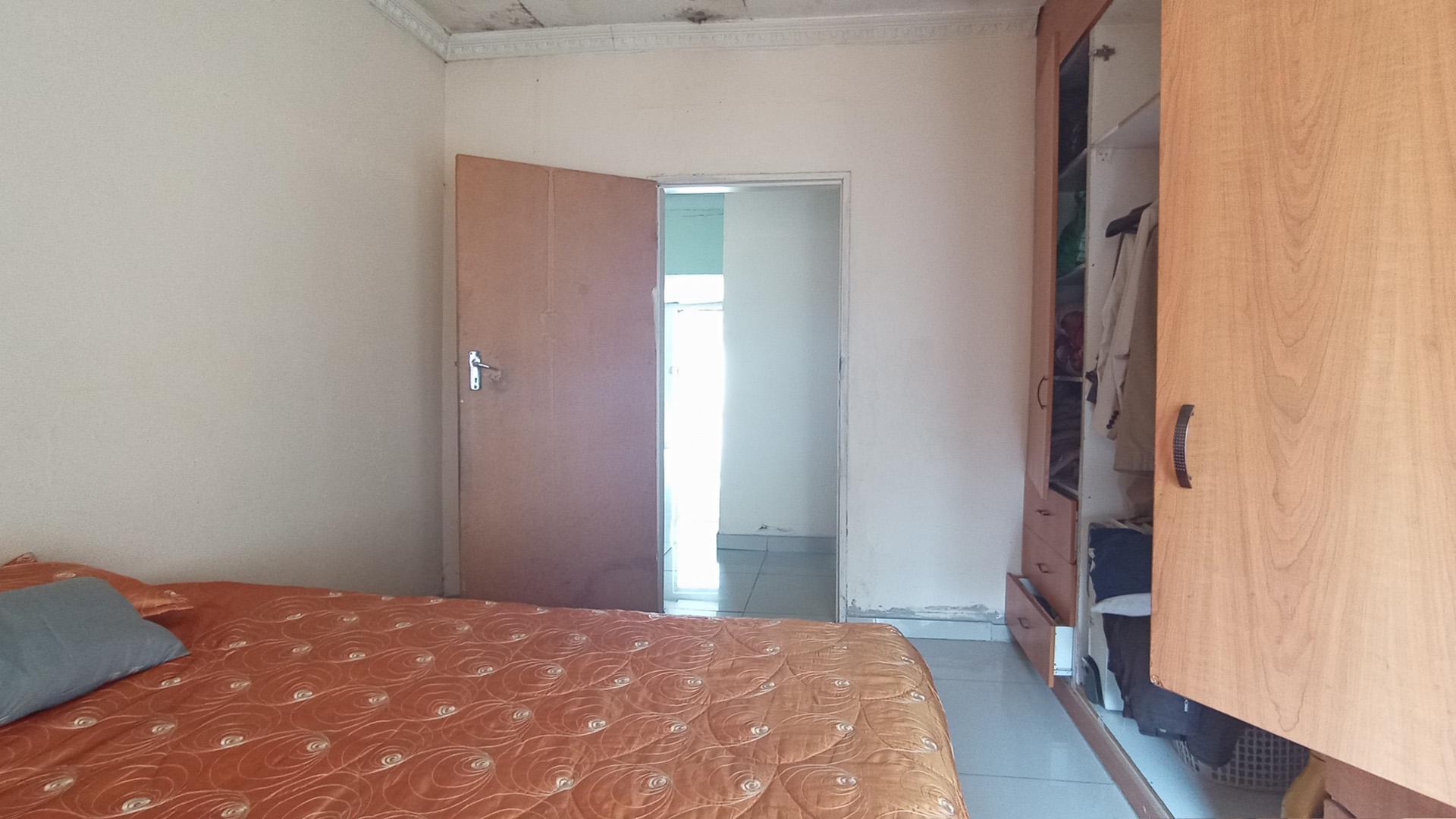Bed Room 2 - 15 square meters of property in Lindopark