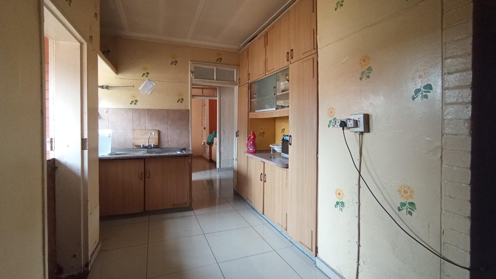 Kitchen - 21 square meters of property in Lindopark