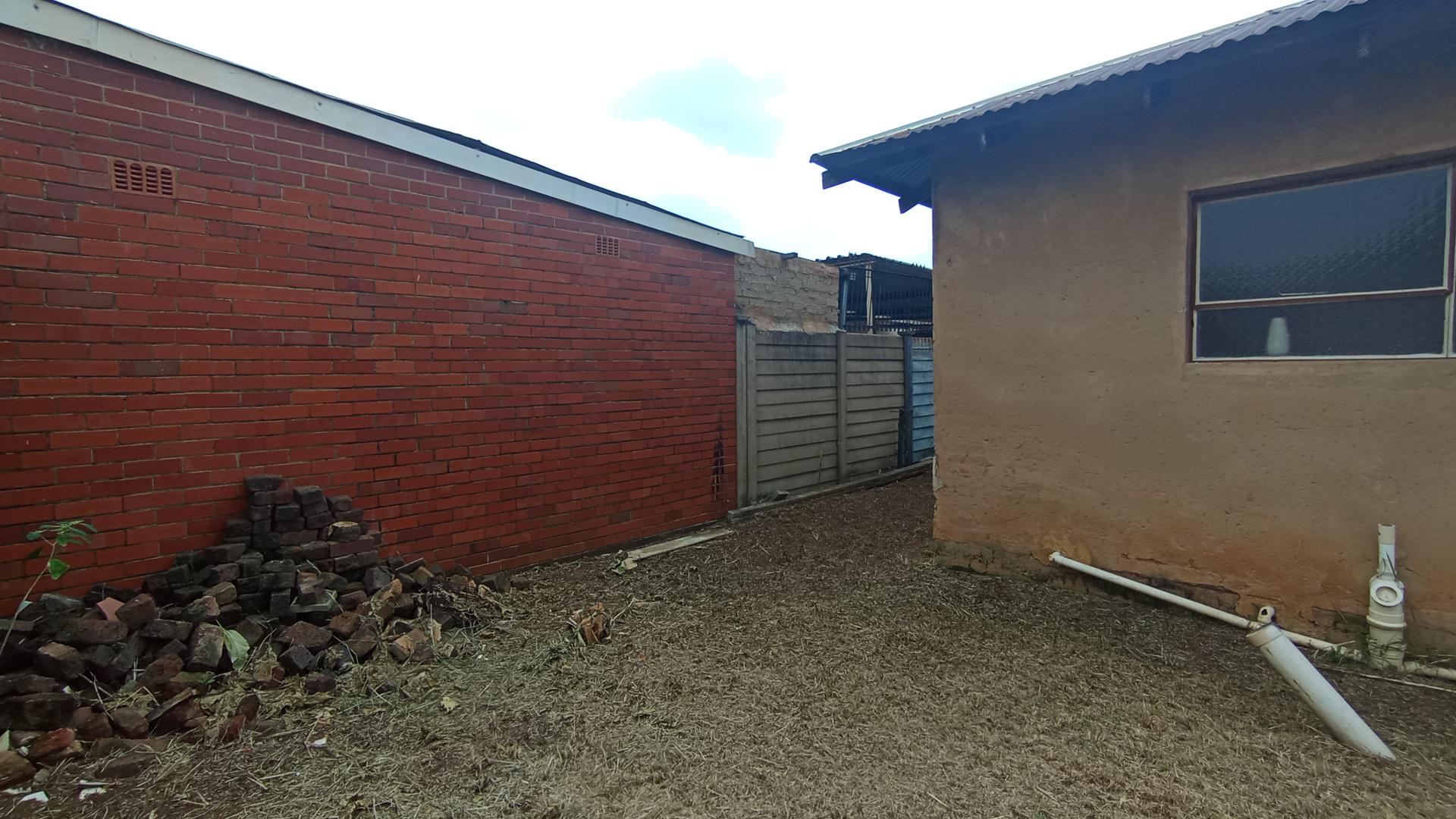 Backyard of property in Lindopark