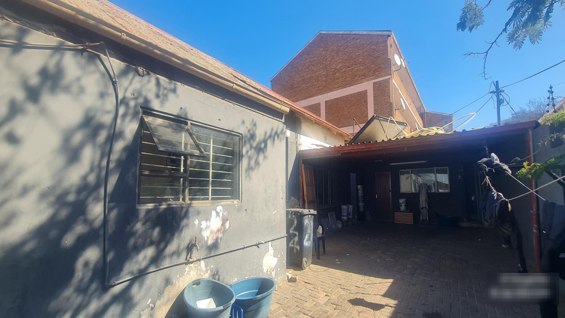 Carport  of property in Primrose