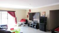 Entertainment - 88 square meters of property in Dalpark