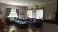 Lounges - 32 square meters of property in Tulbagh