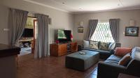 Lounges - 32 square meters of property in Tulbagh