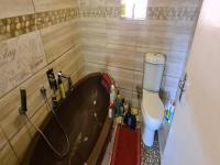 Bathroom 1 of property in Alan Manor