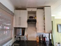 Kitchen of property in Alan Manor