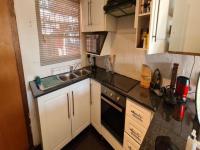 Kitchen of property in Alan Manor
