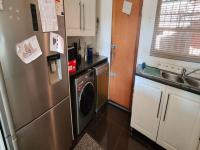 Kitchen of property in Alan Manor