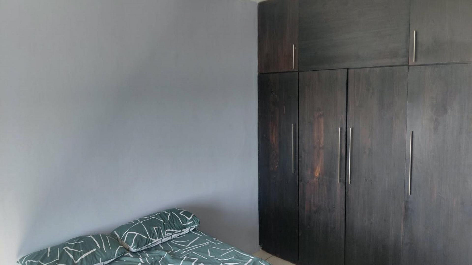 Bed Room 1 of property in Morningside - DBN