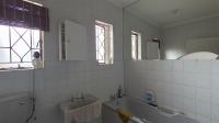 Main Bathroom - 5 square meters of property in Ohenimuri
