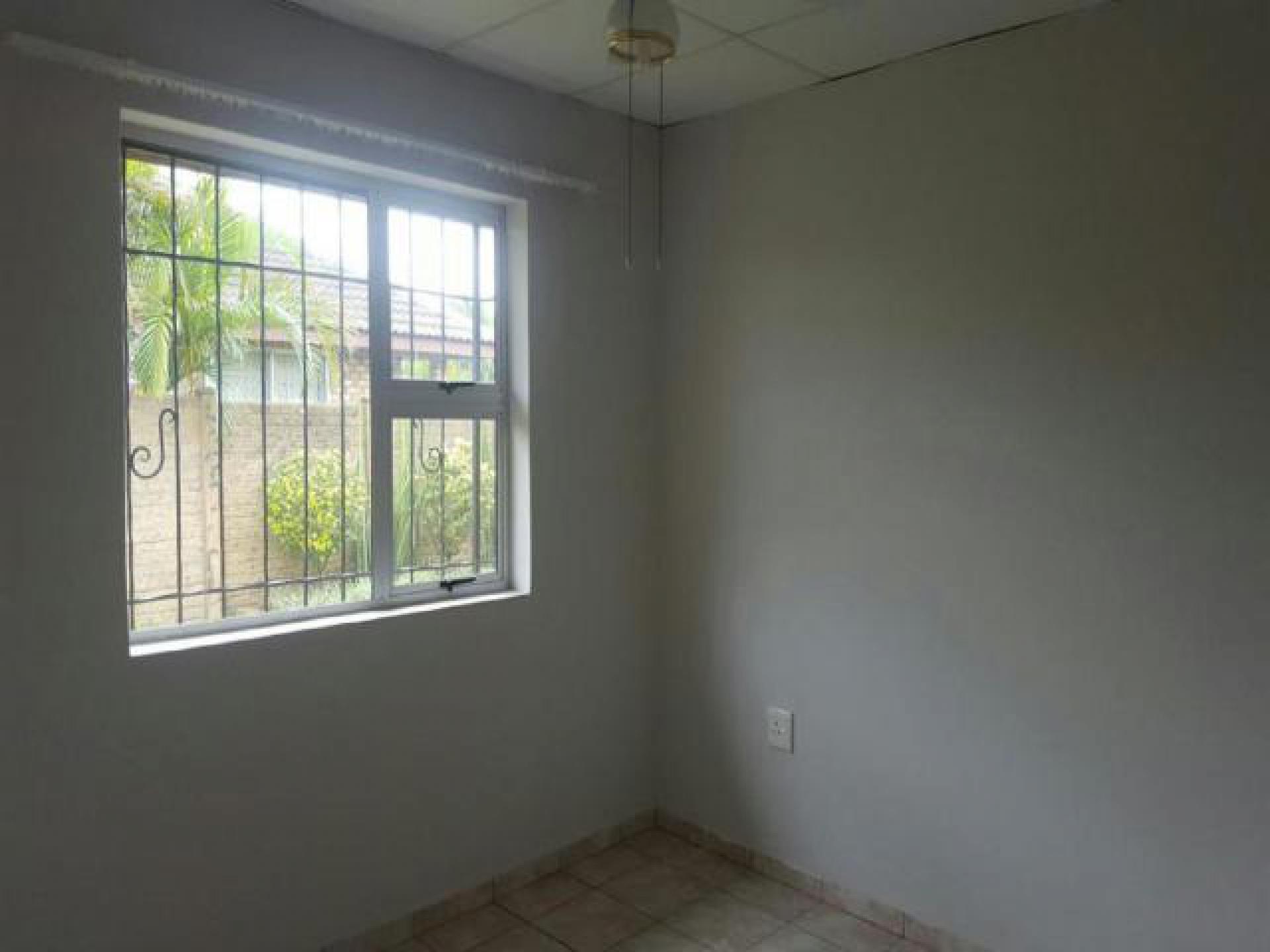 Bed Room 2 of property in Arboretum