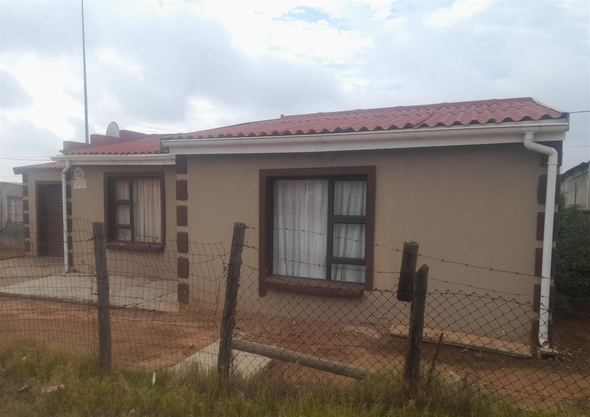 Front View of property in Kwa Nobuhle 