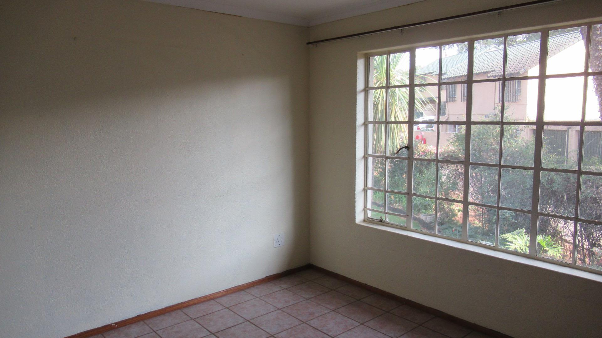 Main Bedroom - 16 square meters of property in Northcliff