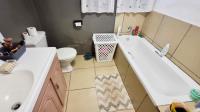 Bathroom 2 of property in Delmas