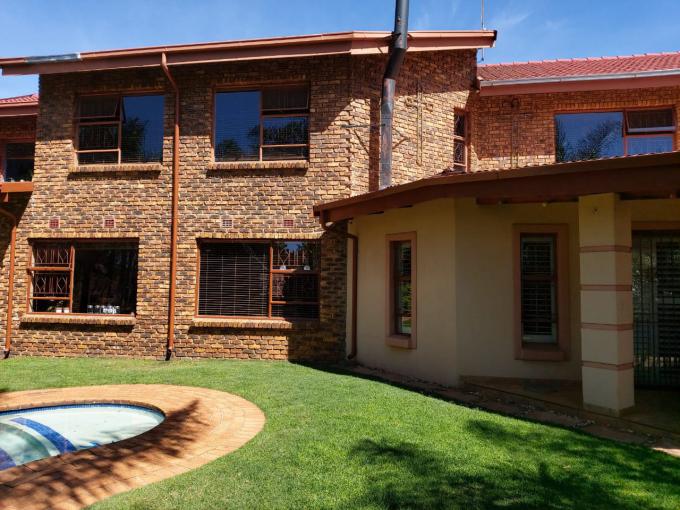 4 Bedroom House for Sale For Sale in Lakefield MR520762