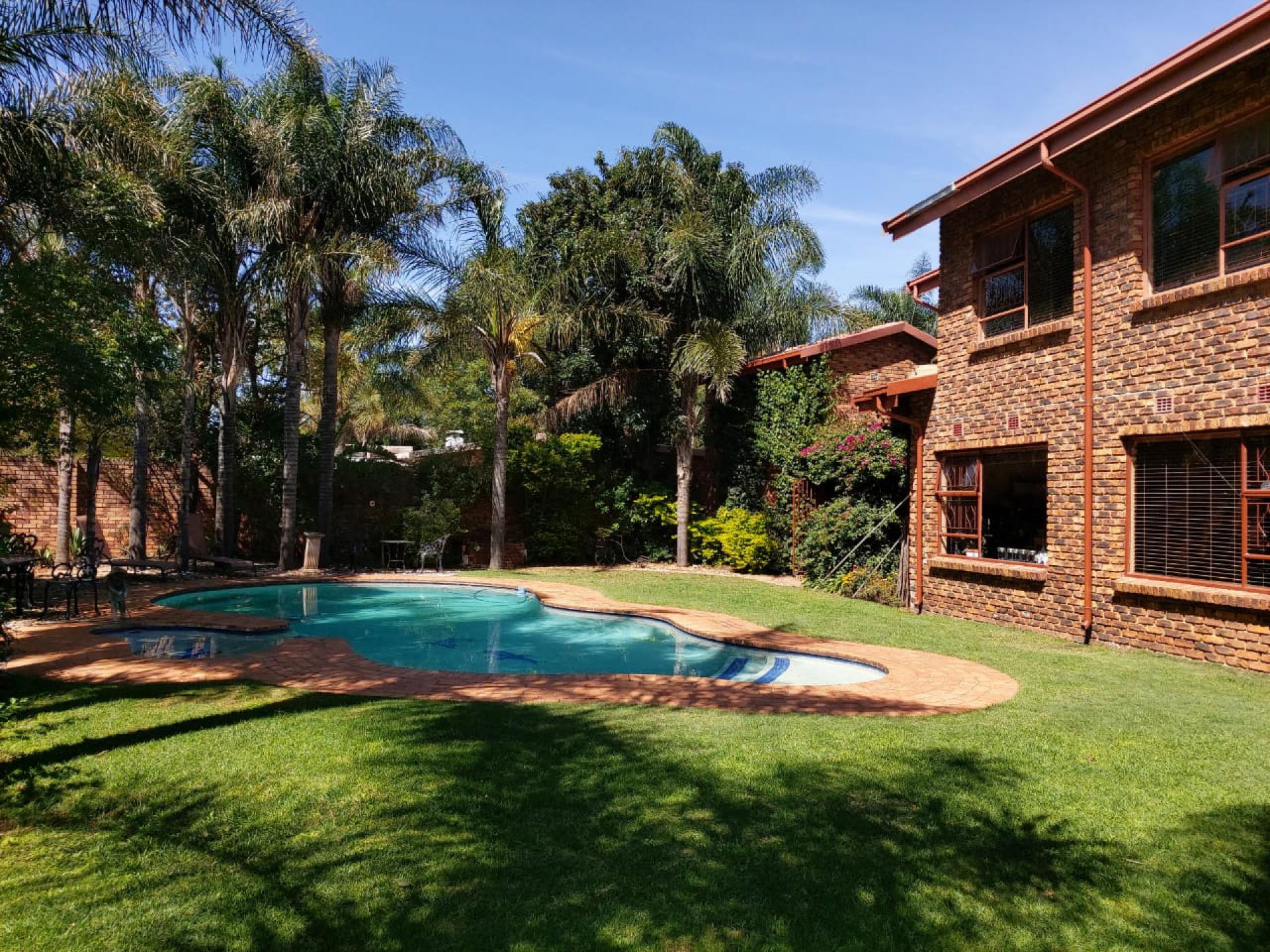 4 Bedroom House for Sale For Sale in Lakefield MR520762