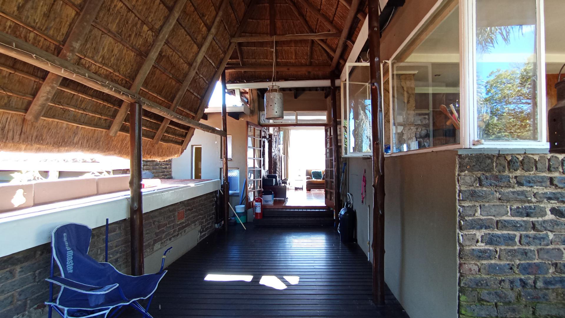 Patio - 42 square meters of property in Ontdekkerspark