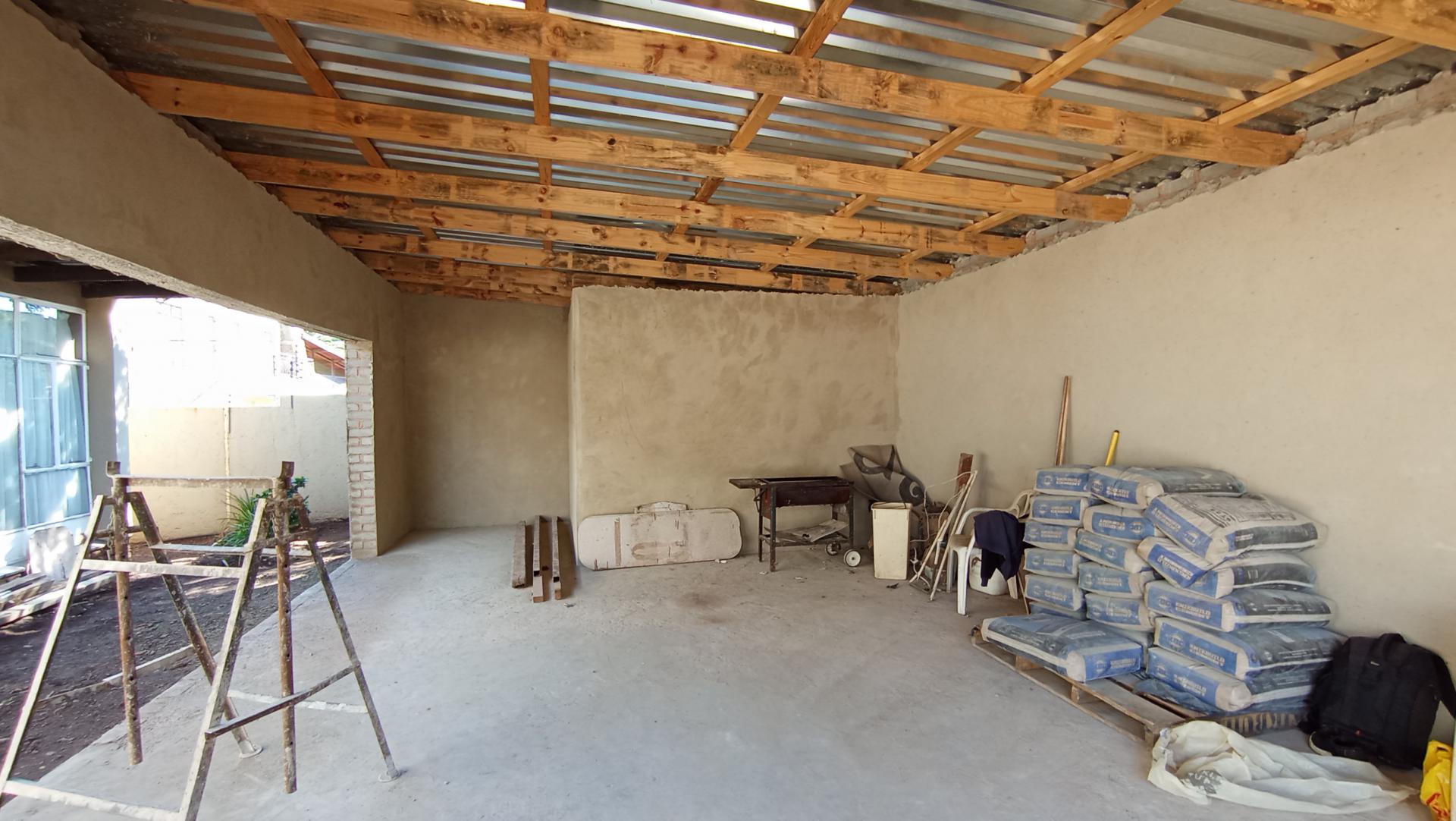 Spaces - 97 square meters of property in Ontdekkerspark