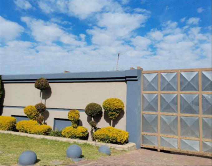 Standard Bank SIE Sale In Execution House for Sale in Naturena - MR520907