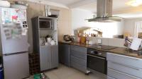 Kitchen - 11 square meters of property in La Lucia