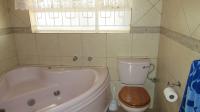 Main Bathroom - 4 square meters of property in Edelweiss