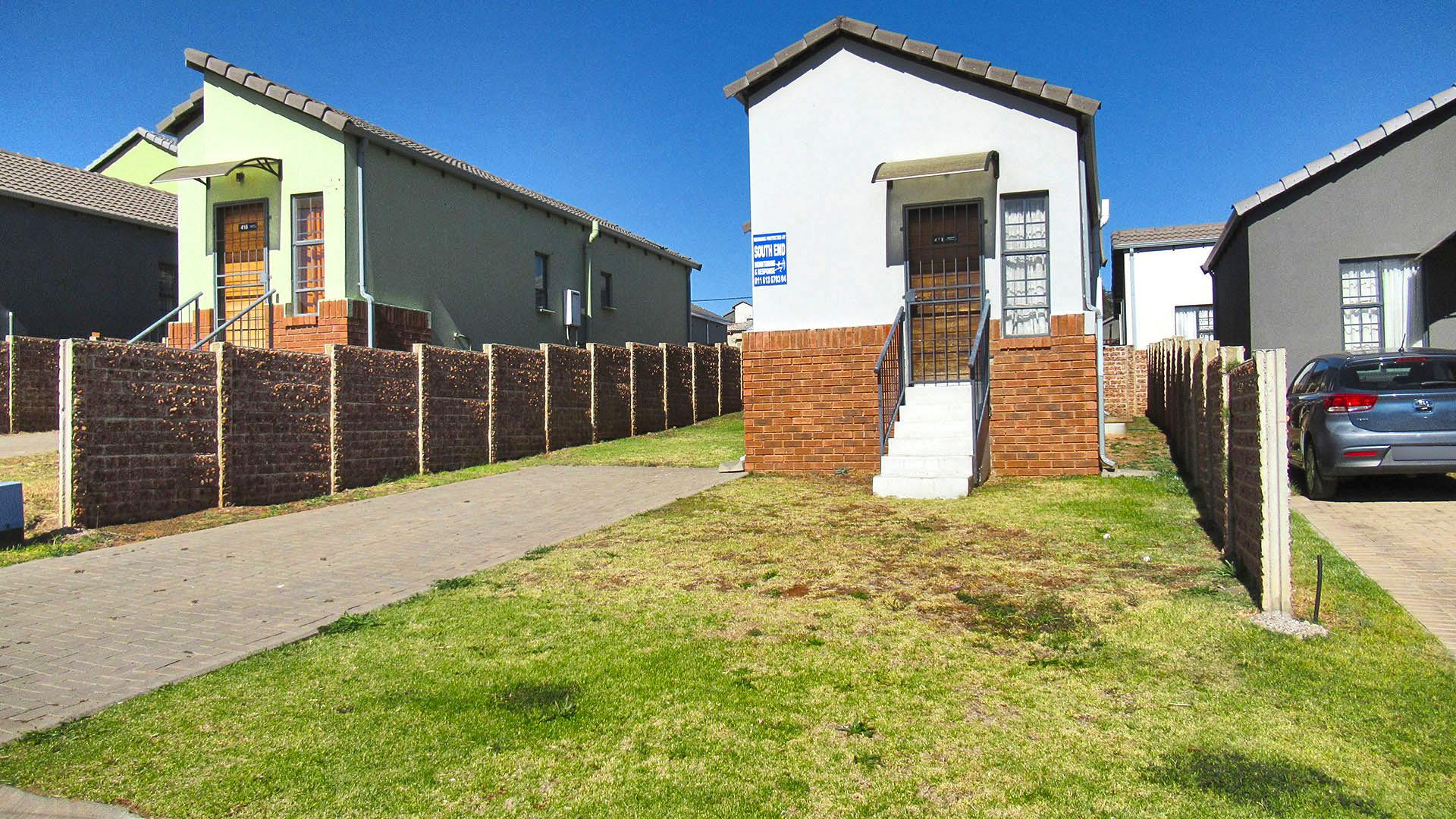 Front View of property in South Hills