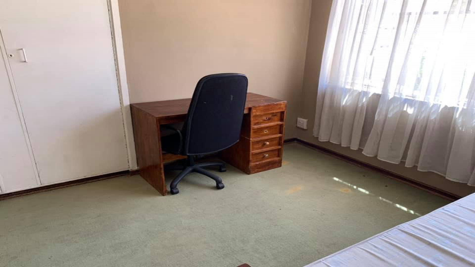 Bed Room 5+ of property in Universitas