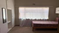 Bed Room 1 of property in Universitas