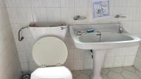 Bathroom 2 of property in Universitas