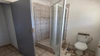 Bathroom 3+ of property in Universitas