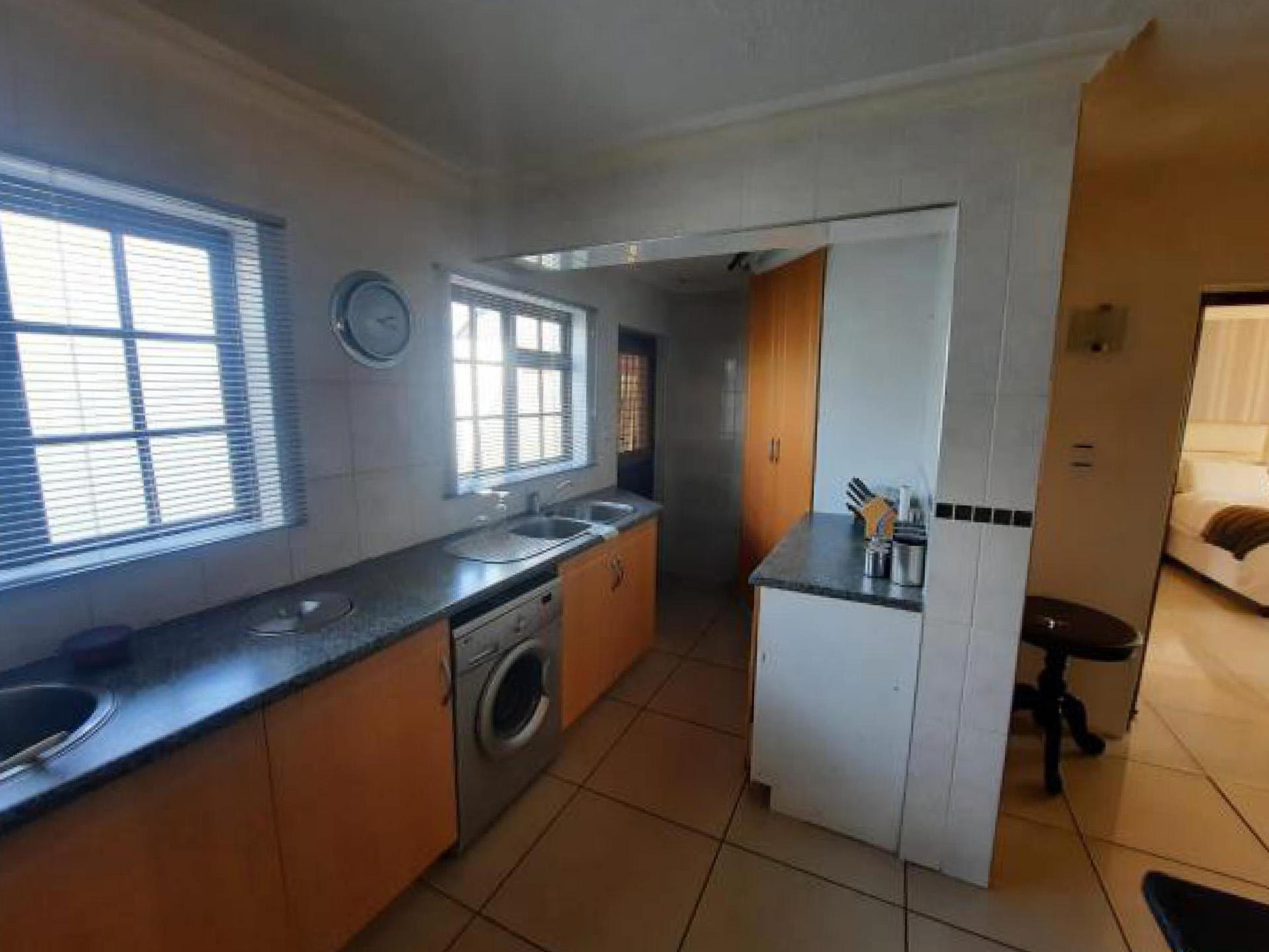 Kitchen of property in Mabopane