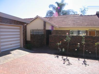 3 Bedroom House for Sale For Sale in Garsfontein - Home Sell - MR52118