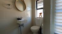 Bathroom 1 - 4 square meters of property in Rooihuiskraal North