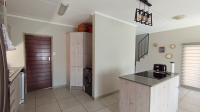 Kitchen - 15 square meters of property in Rooihuiskraal North