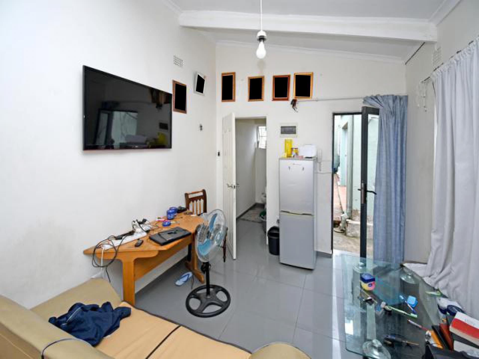 Lounges of property in Orange Grove