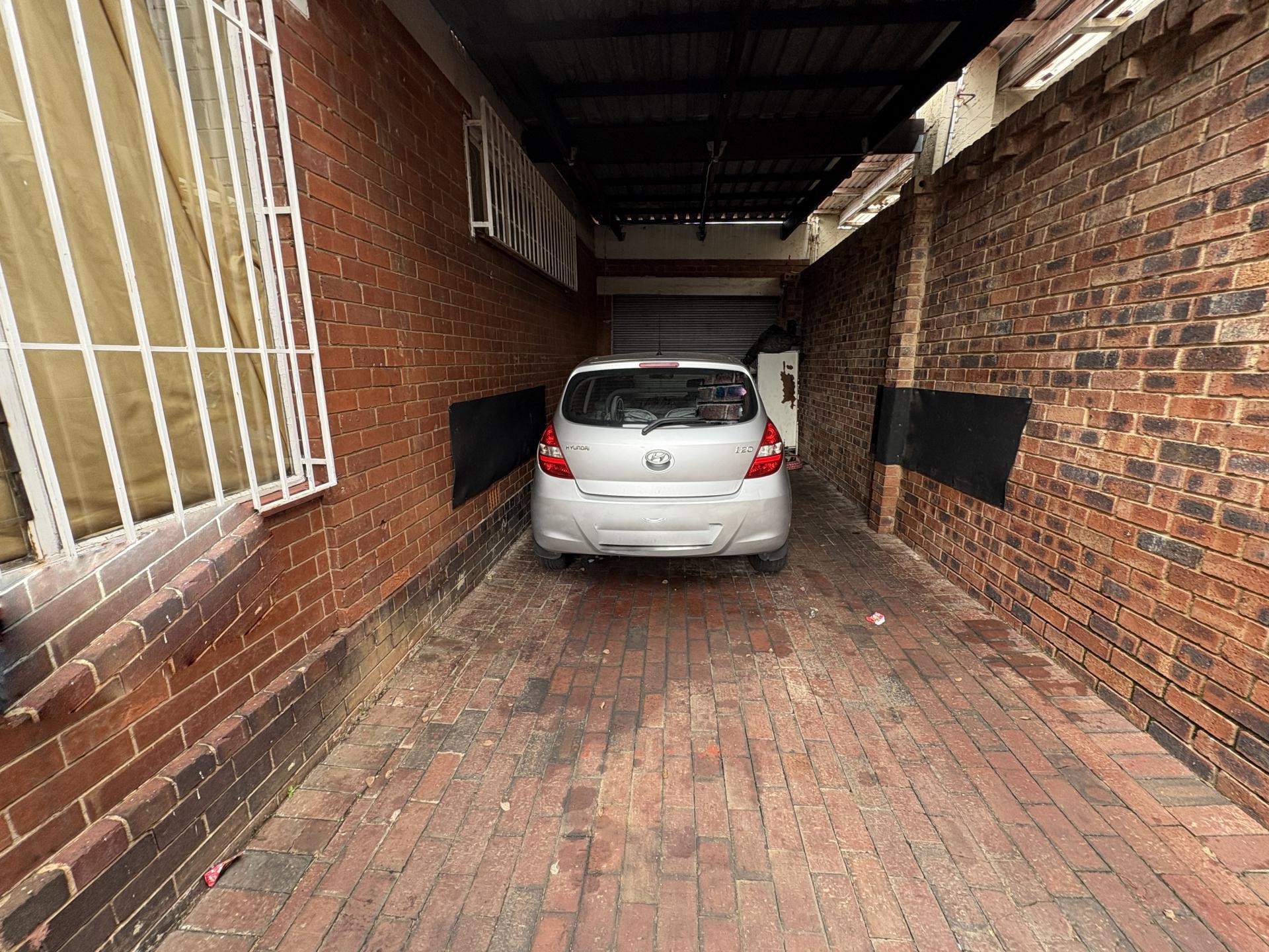 Carport  of property in Orange Grove