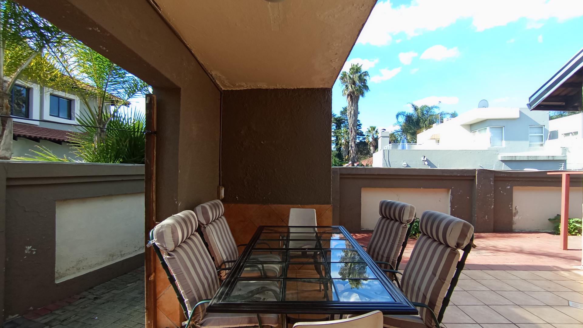 Patio - 47 square meters of property in Oriel