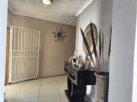 Foyer of property in Oriel