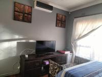 Bed Room 2 of property in Oriel