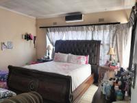 Main Bedroom of property in Oriel