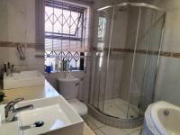 Bathroom 1 of property in Oriel