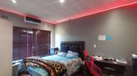 Bed Room 2 - 17 square meters of property in Oriel