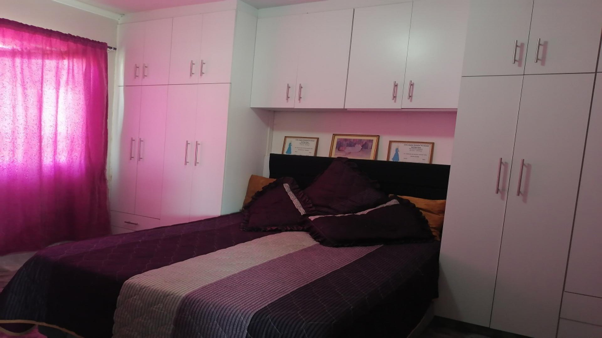 Bed Room 1 of property in Chatsworth - KZN