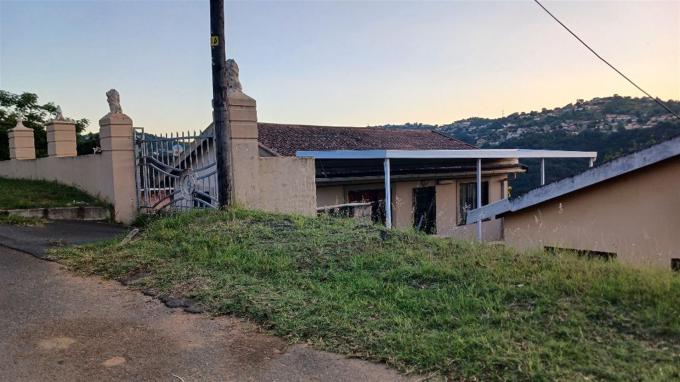 Standard Bank SIE Sale In Execution House for Sale in Newlands West - MR521680
