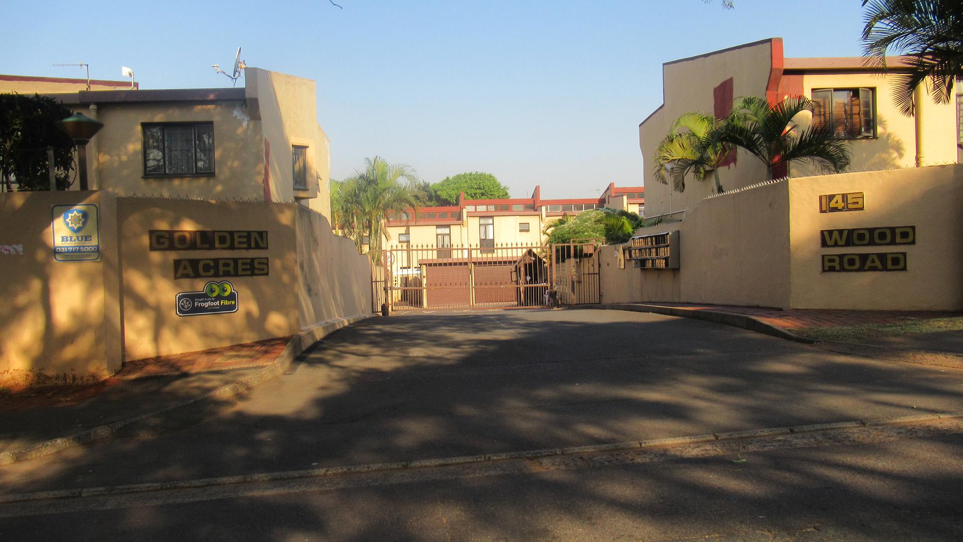 Front View of property in Montclair (Dbn)